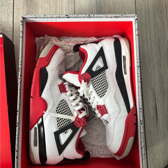Jordan 4 Fire Red - Picture 9 of 9